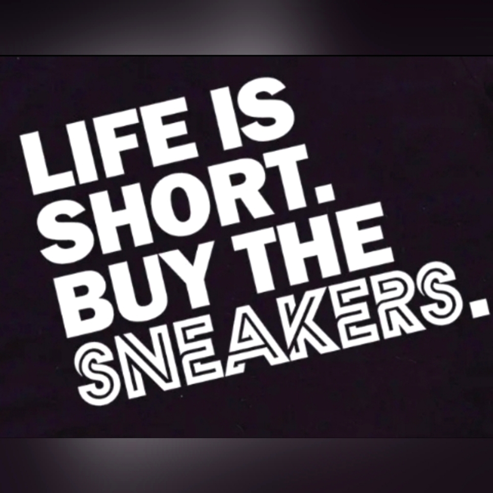 👟SNEAKER ADVERTISEMENT